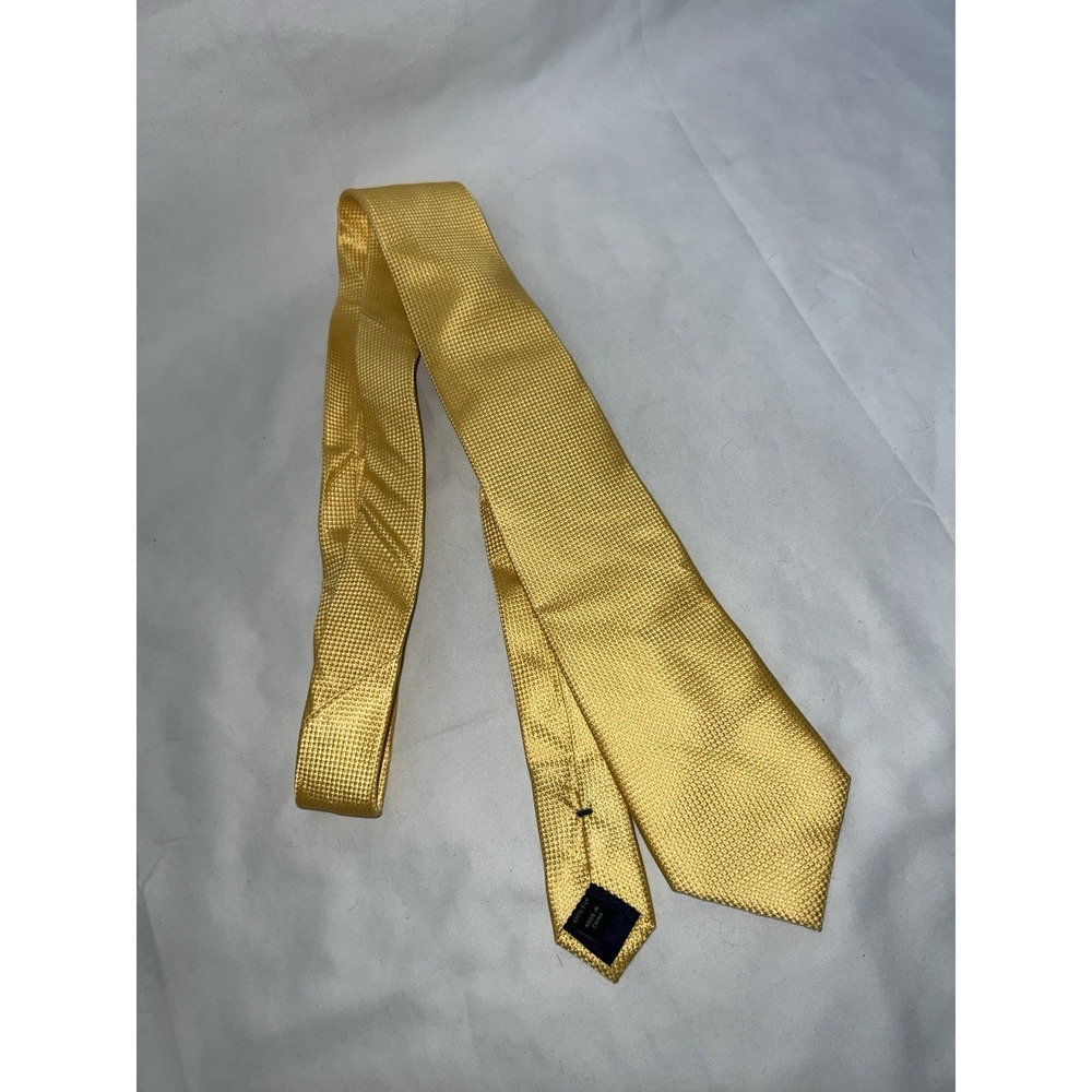 Jos A. Bank Traveler's Collection Gold Tie With Tags 100% Silk